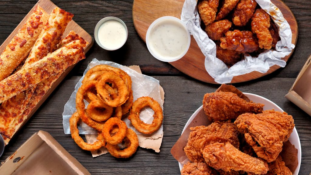 Жареная-пища-и-другие-продукты,-которые-повысят-у-вас-уровень-гормона-стресса