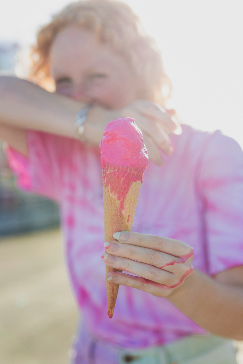 Врач-посоветовала-не-есть-мороженое-в-жару-из-за-вреда-для-пищеварения