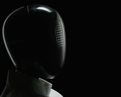 Представлен-робот-гуманоид-hmnd-01-для-логистики-и-ритейла