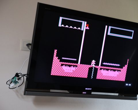 Польский-инженер-создал-работающий-миниатюрный-клон-8-битного-компьютера-atari