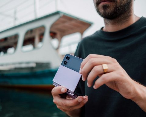 Конкурент-обвинил-samsung-в-нарушении-патентов-на-складные-смартфоны