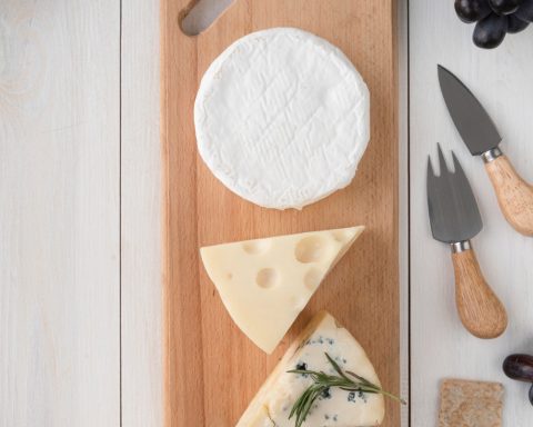 Врач-рассказала-о-важности-правильного-хранения-сыров-с-плесенью