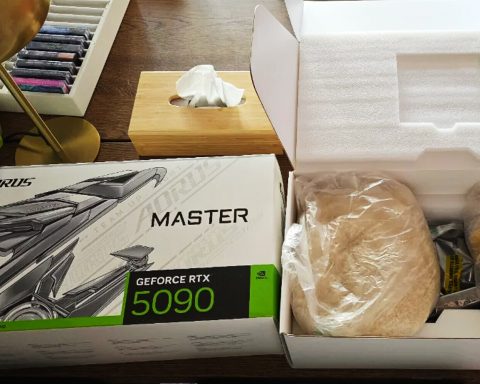 Покупатель-видеокарты-на-amazon-вместо-устройства-получил-бакалею