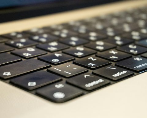 Сбер-заплатит-до 250-тыс.-рублей-за поиск-уязвимостей-в «умных»-гаджетах