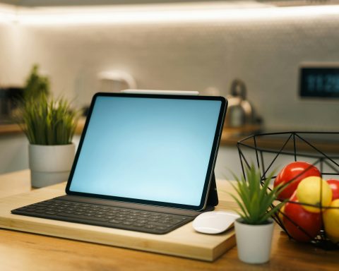 В российские-ноутбуки-fplus-начнут-встраивать-отечественный-bios