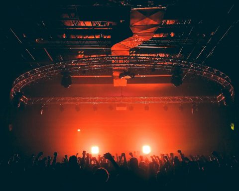 Россиян-предупредили-о-поддельных-сайтах-по-продаже-билетов-на-концерты