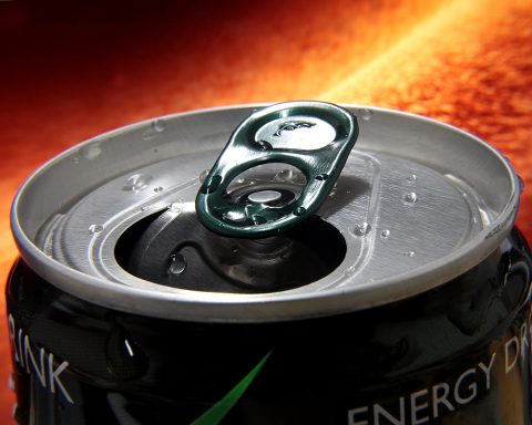 Госдума-рассмотрит-законопроект-о-запрете-продажи-энергетиков-возле-школ