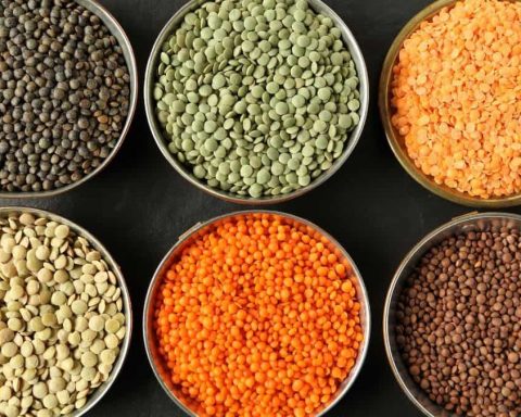 Чечевица-и-другие-бобовые,-в-которых-белка-больше,-чем-в-яйцах