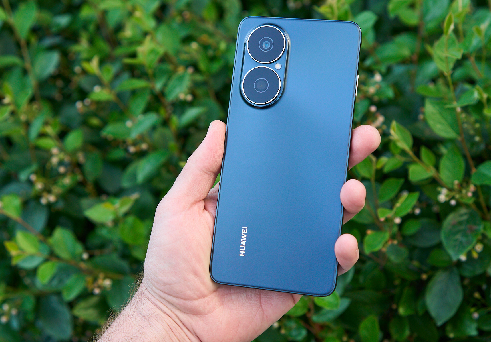 Недорогой-супер-выносливый-смартфон-с-быстрой-зарядкой:-huawei-nova-y73