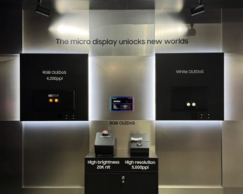 samsung-показала-экран-для-vr-гарнитуры-с яркостью-20 000-нит