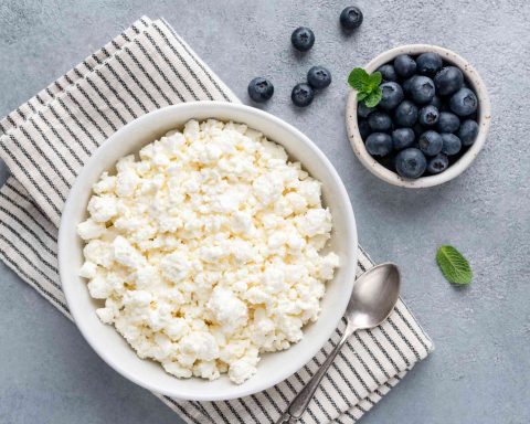 Творог-и-другие-лучшие-высокобелковые-продукты-для-завтрака