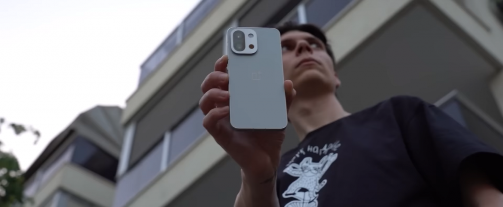 Компактный-флагманский-смартфон-oneplus-13t-протестировали-в-РФ.-Впечатления-смешанные