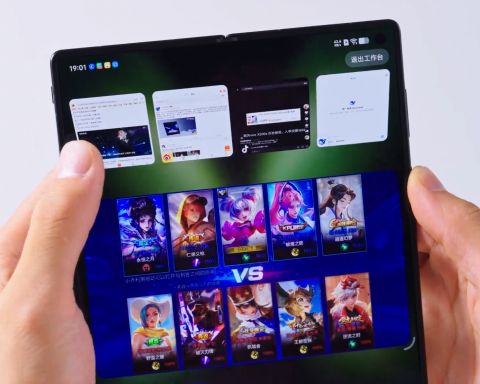 На складном-​​vivo-x fold-5-запустили-5-приложений-одновременно