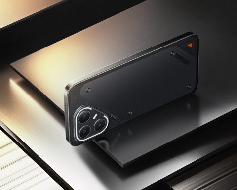 ИИ,-144-Гц и 6000-мАч:-tecno-представила-серию-pova-7