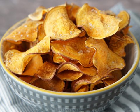 Чипсы-и-не-только:-названы-повседневные-продукты,-которые-повысят-ваше-давление