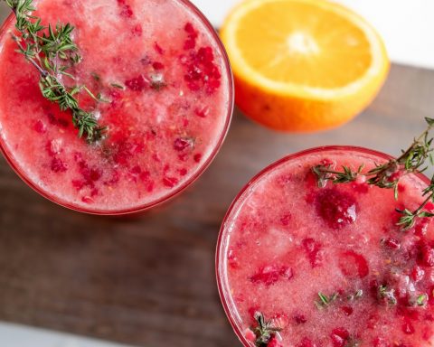 Отказ-от-алкоголя-и-другие-вещи,-которые-нужно-делать-перед-сном-женщинам-50+