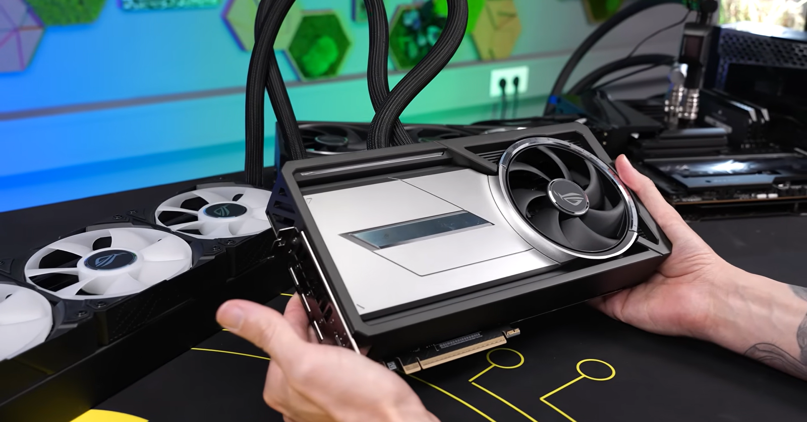 Оверклокер-разблокировал-в-rtx-5090-потребление-800-Вт-и-замерил-прирост-производительности