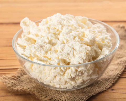Улучшение-здоровья-кишечника-и-другие-преимущества-употребления-творога-каждый-день