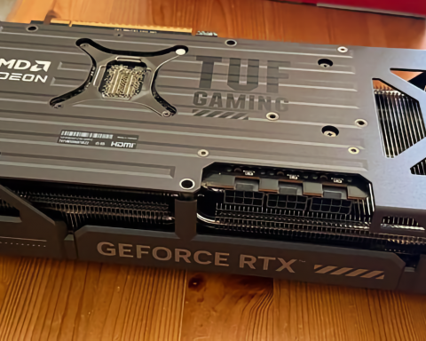 asus-перепутала-логотипы,-напечатав-на-radeon-rx-9070-xt-эмблему-geforce