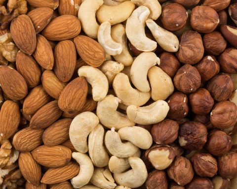 Орехи-и-другие-лучшие-высокобелковые-закуски-для-здоровья-мозга