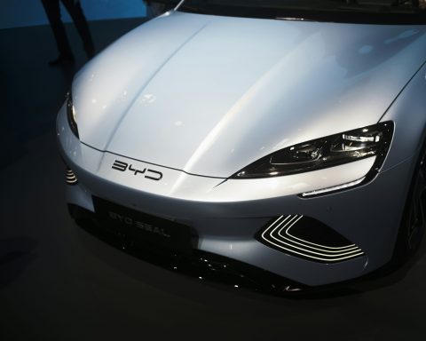 Китайский-автопроизводитель-byd-замедлил-производство-из-за-падения-спроса