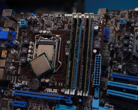 Раритетный-однорядерный-intel-для-lga-1155-проверили-в-играх-и-софте