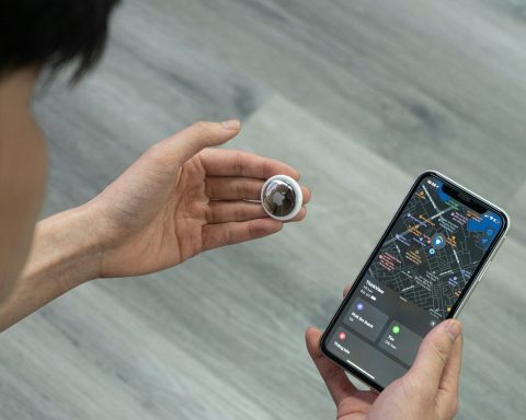 Блогер-отдал-обувь-Красному-Кресту-и-отследил:-они-оказались-в-секонд-хенде