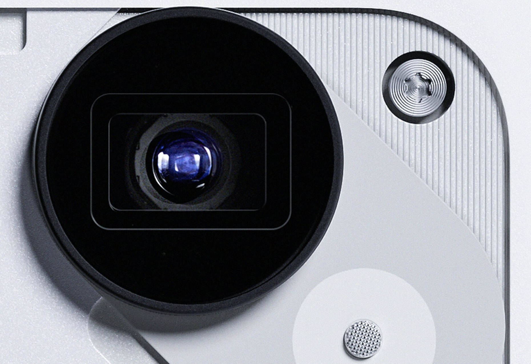 Первые-фото-с-телевика-nothing-phone-(3)-вызвали-смешанные-чувства-в-Сети