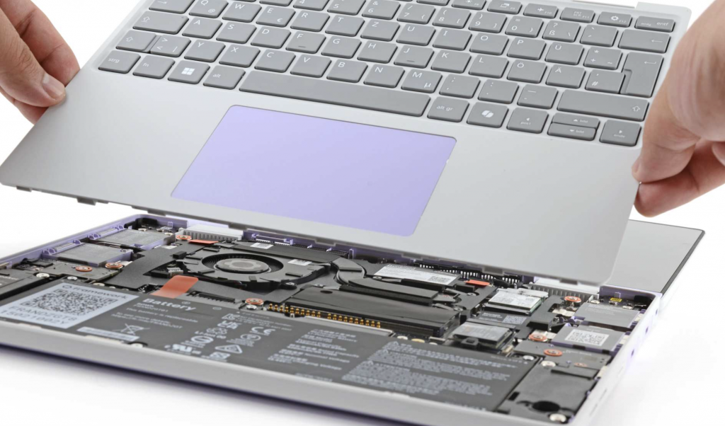 Модульный-ноутбук-framework-12-получил-10/10-от ifixit-за простоту-ремонта