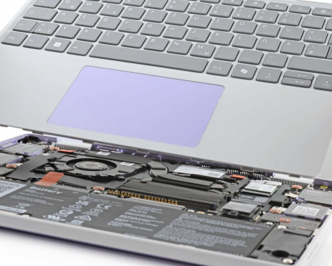 Модульный-ноутбук-framework-12-получил-10/10-от ifixit-за простоту-ремонта