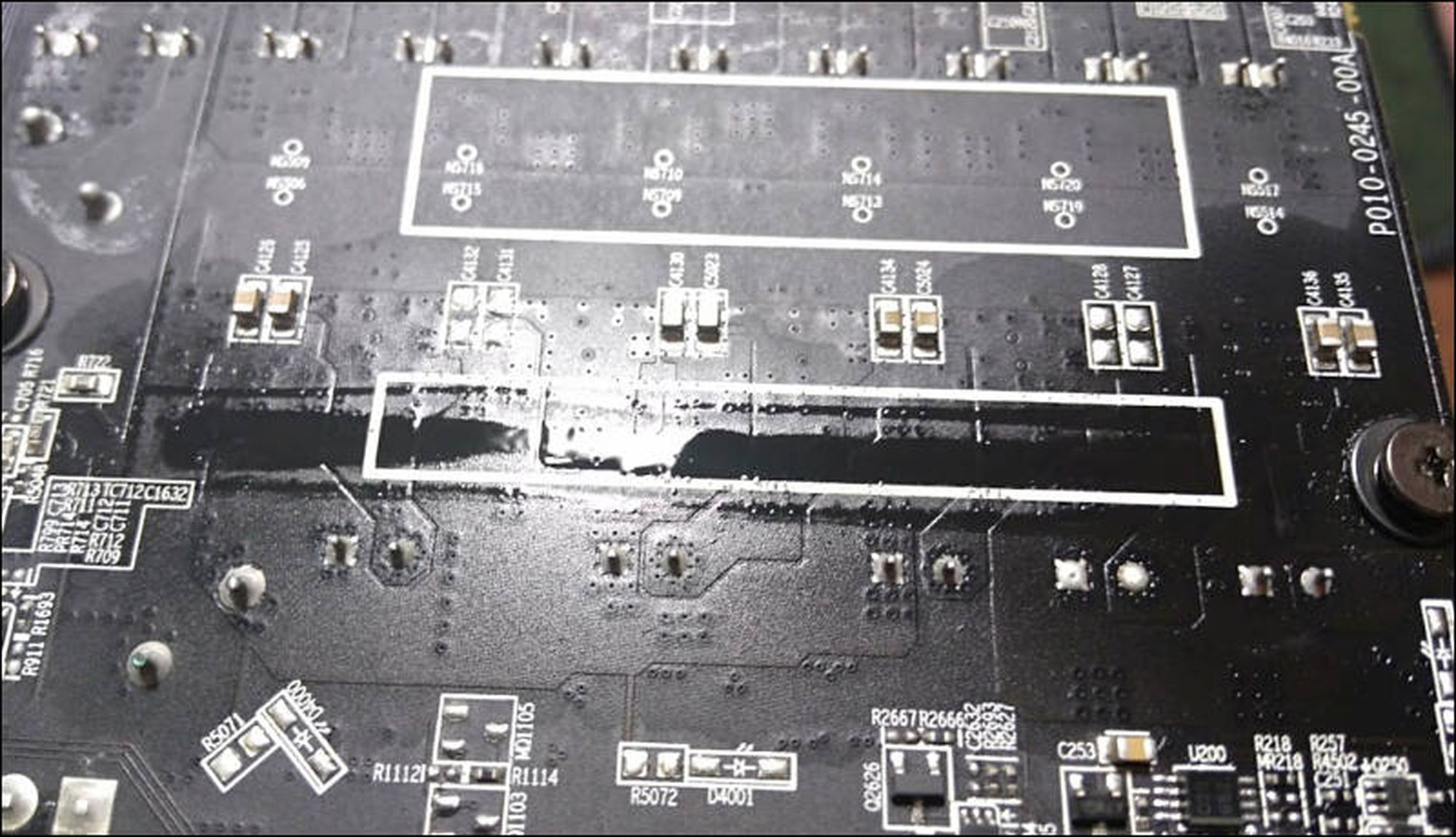 Эксперты-videocardz-объяснили,-почему-масляные-пятна-на-видеокарте-—-это-нормально