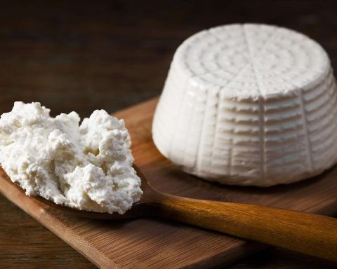 Рикотта-и-другие-сыры,-которые-помогут-вам-сжечь-жир-на-животе