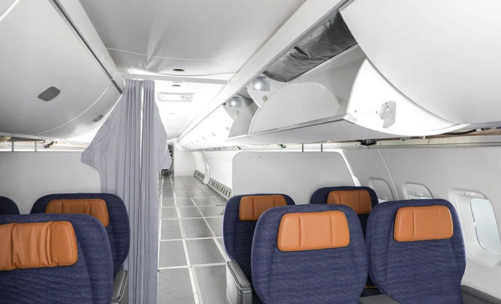 На российском-самолете-МС-21-установили-отечественные-авиационные-интерьеры