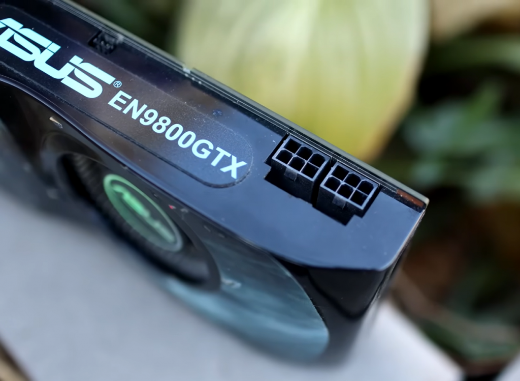 Монструозную-видеокарту-17-летней-давности,-gtx-9800-gtx,-протестировали-в-современных-играх