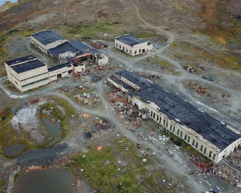 Почему-СССР-передумал-бурить-в центр-земли-и закрыл-Кольскую-скважину