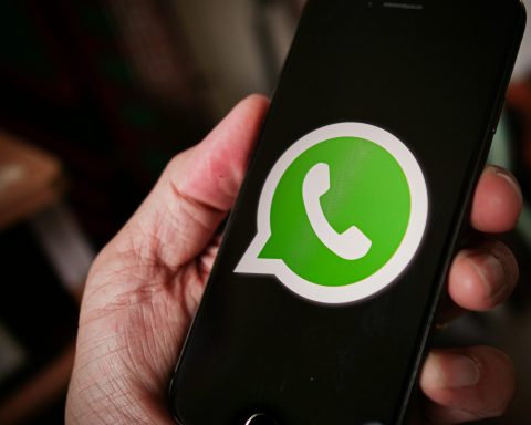 С-7-июля-gemini-на-android-сможет-звонить-и-писать-с-телефона-и-в-*whatsapp