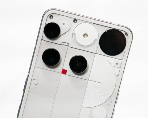 9to5google-объяснили,-почему-nothing-phone-(3)-—-не-флагман,-несмотря-на-маркетинг