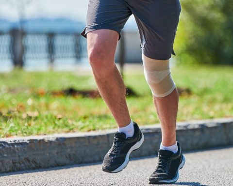 Бег-на-месте-и-другие-упражнения,-которые-быстро-уберут-жир-на-животе-в-40+-лет