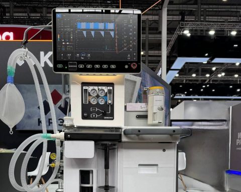 Ростех-представил-первый-российский-наркозно-дыхательный-аппарат