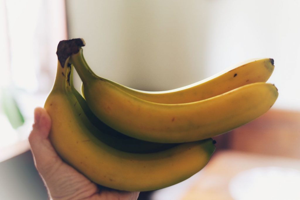 Бананы-и-другие-полезные-для-здоровья-продукты,-которые-помогут-при-низком-уровне-сахара-в-крови