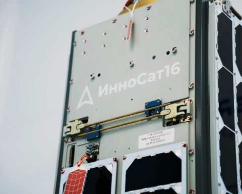 Первый-российский-спутник-кубсат-16u-подготовили-к запуску-с Восточного