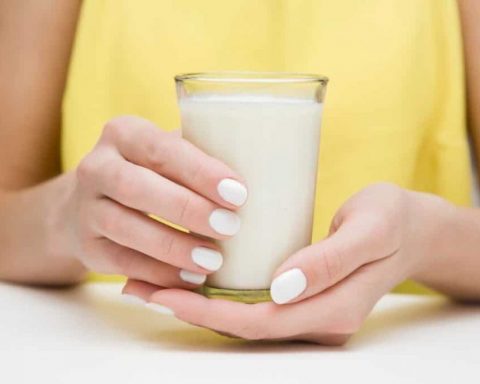 Кефир-и-другие-молочные-продукты,-которые-содержат-больше-пробиотиков,-чем-йогурт