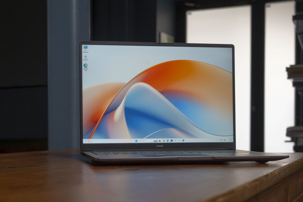 Самый-близкий-к-macbook-pro-16”-ноут-на-windows-в-бюджете-менее-100-тысяч-рублей