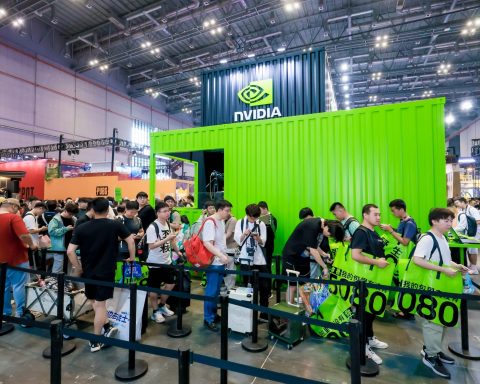 В-Китае-выстроились-очереди-за-rtx-5080-и-5070-fe-—-карты-почти-не-найти