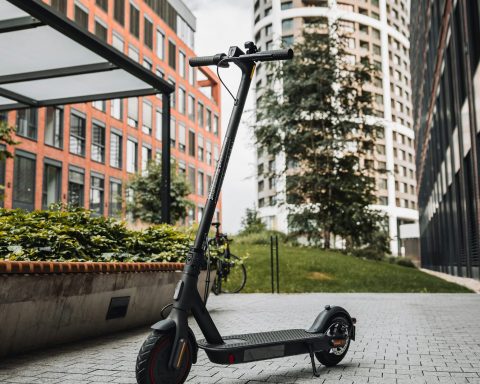 В-двух-российских-городах-ввели-запрет-на-прокат-и-использование-самокатов