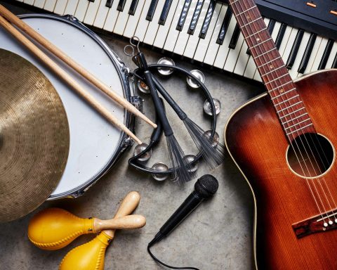 Доказано:-освоение-музыкальных-инструментов-обращает-вспять-старение-мозга