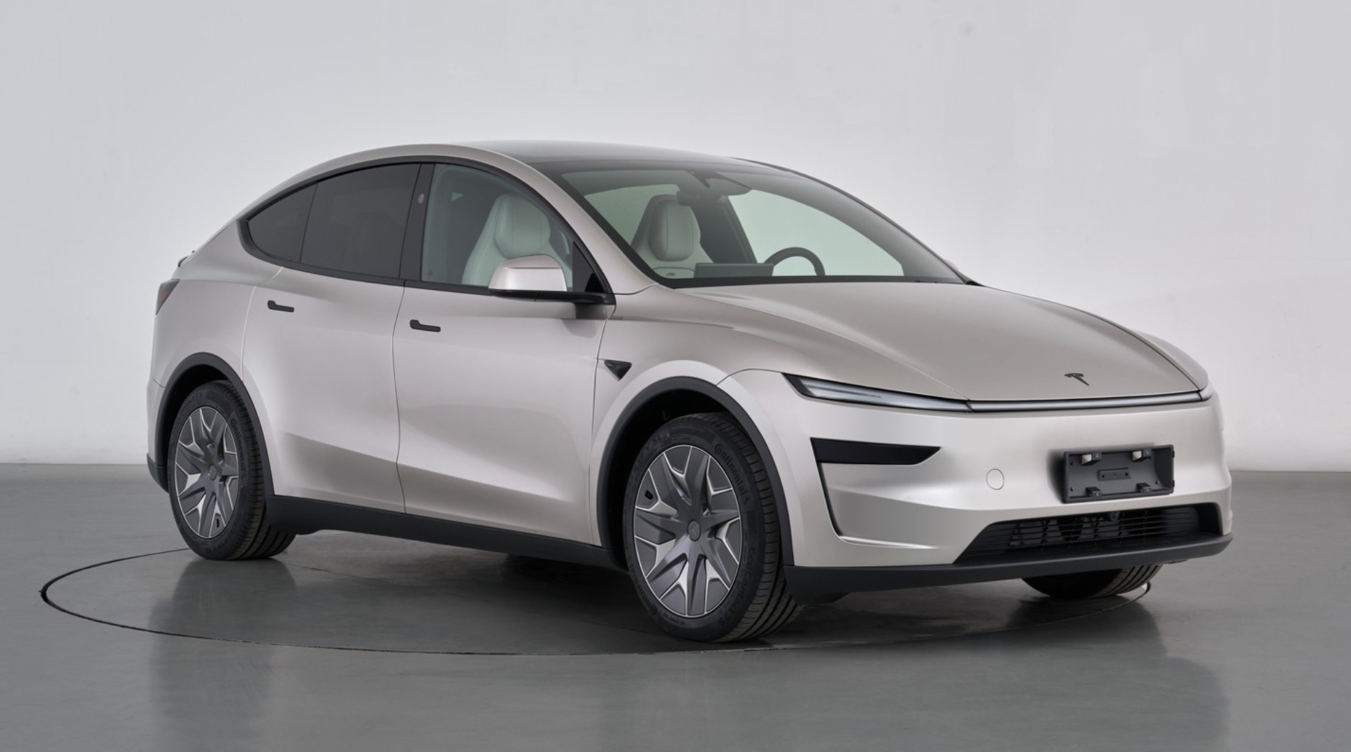 tesla-выпустит-шестиместный-ev-model-y-l,-но-только-для-Китая