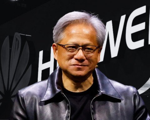 nvidia-вернется-в-Китай:-запрет-на-h20-снят-из-за-угрозы-со-стороны-huawei