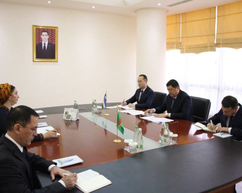 Актуальные-вопросы-сотрудничества-обсуждены-с-Послом-Республики-Узбекистан-в-Туркменистане