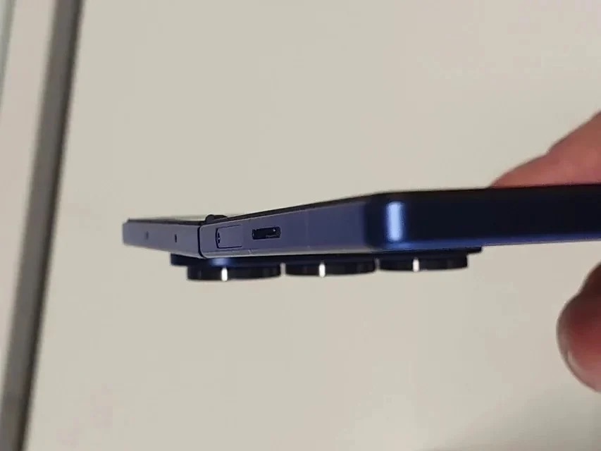 some-galaxy-z-fold-7-do-not-lay-out-completely,-but-this-is-not-a-defect